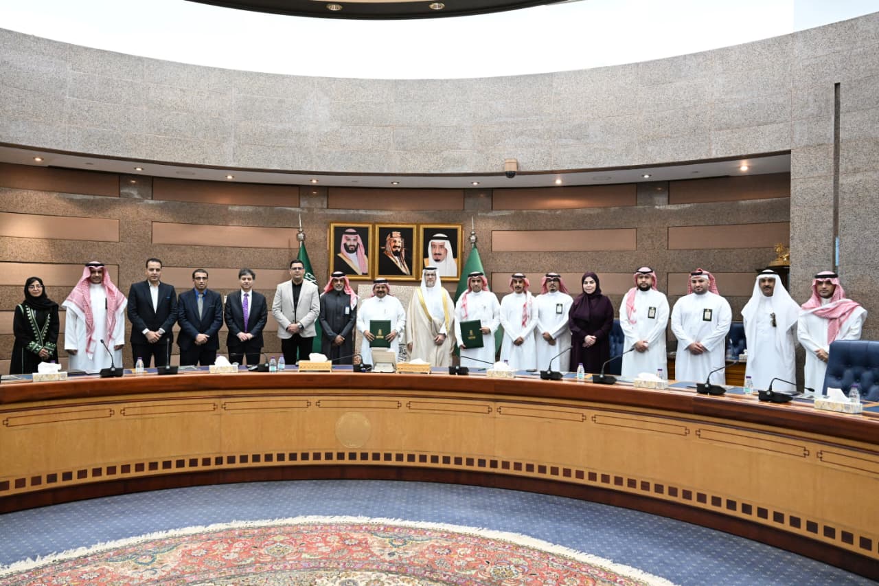 جامعة الملك عبدالعزيز والأكاديمية الوطنية البحرية يوقعان مذكرة تفاهم لتطوير التعليم والتدريب البحري